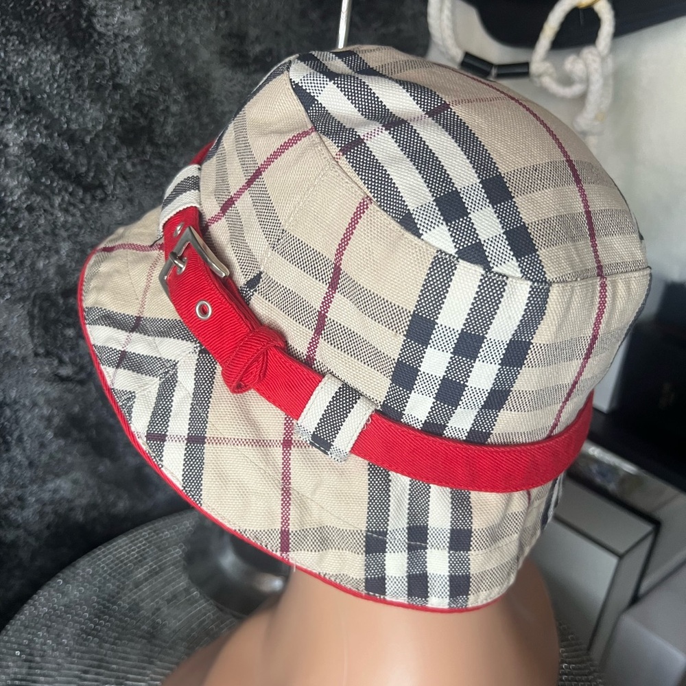 Burberry bucket hat (medium kids)